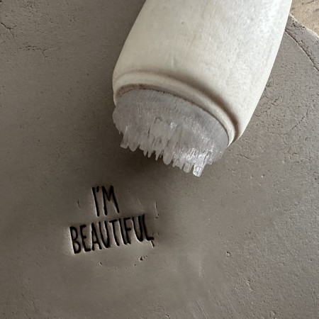 Tampon poterie message I'm beautiful